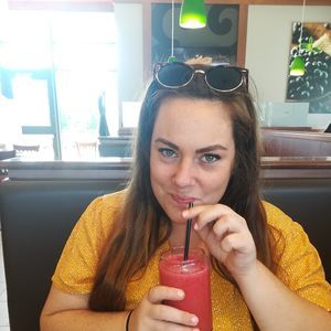 Meet your Posher, Lola